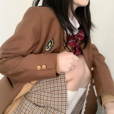 隔楼女孩：我们之间的层距